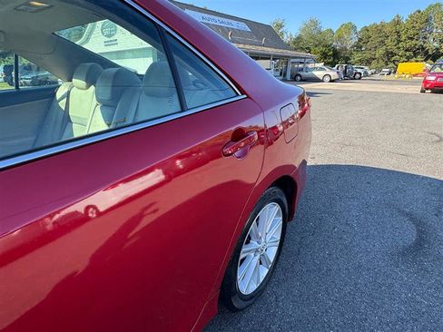 Used 2012 Toyota Camry XLE image 12