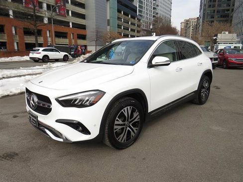 Used 2025 Mercedes-Benz GLA 250 4MATIC image 1