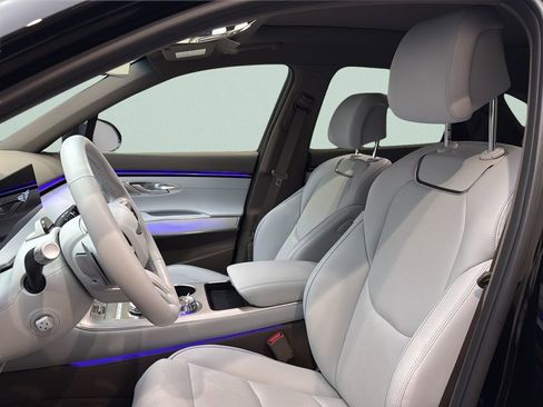 Certified 2026 Genesis GV70 2.5T Advanced AWD/4WD image 11