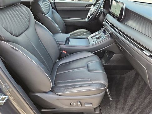 Used 2023 Hyundai Palisade Limited image 17
