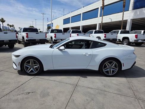 Used 2025 Ford Mustang Premium image 3