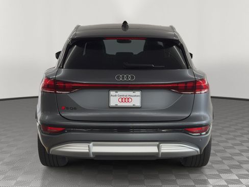 Certified 2025 Audi SQ6 e-tron Prestige w/ 21" Wheel Package AWD/4WD image 10