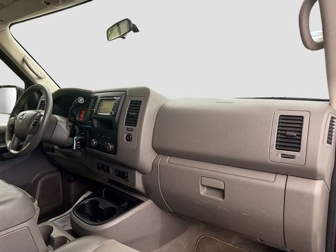 Used 2017 Nissan NV 3500 SV w/ SV Technology Package image 28