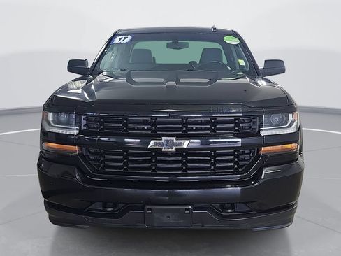 Used 2017 Chevrolet Silverado 1500 Custom w/ Custom Convenience Package AWD/4WD image 10