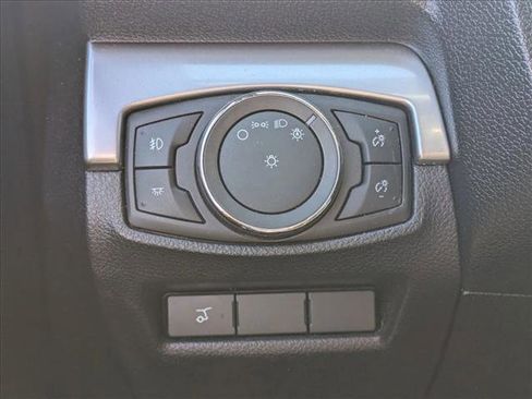 Used 2017 Ford Explorer XLT w/ Equipment Group 202A image 12