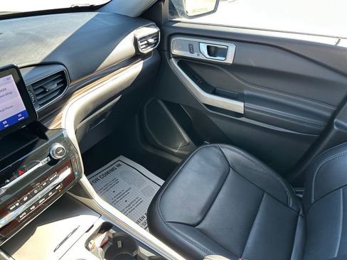 Used 2023 Ford Explorer Limited image 29