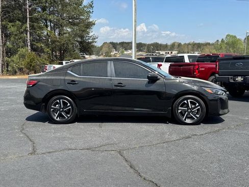 Used 2025 Nissan Sentra SV image 2
