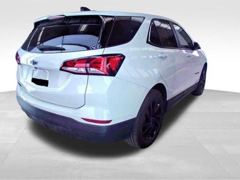 Used 2024 Chevrolet Equinox LS w/ LS Convenience Package FWD image 4