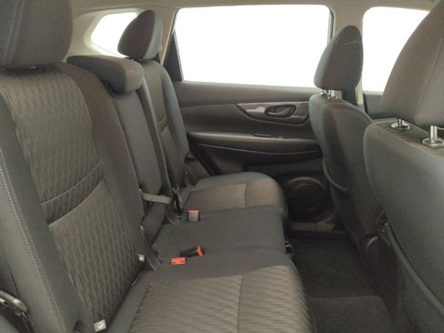 Used 2020 Nissan Rogue S FWD image 19