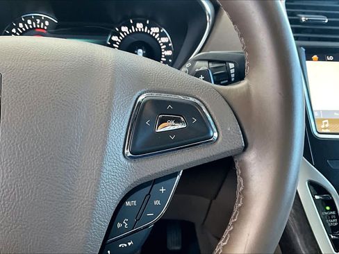 Used 2016 Lincoln MKX Reserve w/ Luxury Package image 25