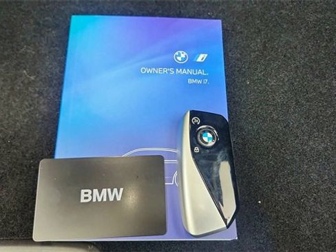 Used 2025 BMW i7 eDrive50 image 64