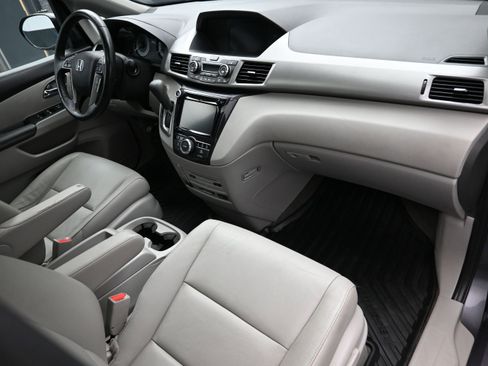 Used 2016 Honda Odyssey Touring Elite image 38