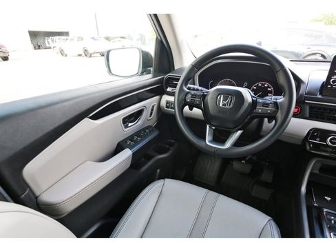 Used 2025 Honda Pilot EX-L image 10