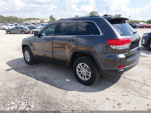 Used 2019 Jeep Grand Cherokee Laredo AWD/4WD image 2