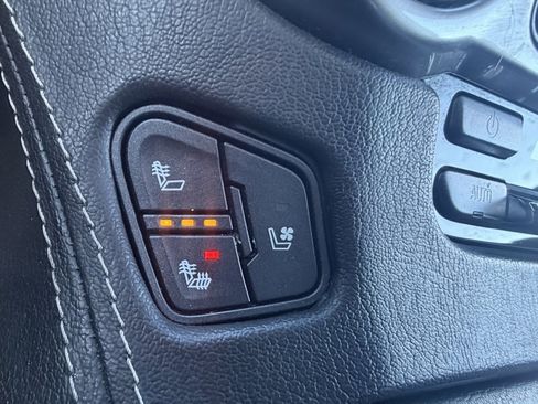 Used 2019 Chevrolet Suburban Premier image 45