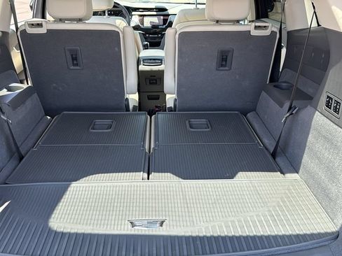 Used 2024 Cadillac XT6 Premium Luxury w/ Technology Package FWD image 29