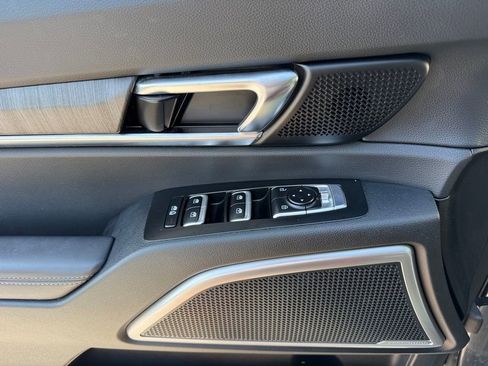 Used 2024 Kia Telluride EX w/ EX Captain's Chair Package image 48