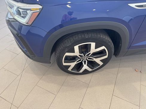 Used 2023 Volkswagen Taos SEL image 11