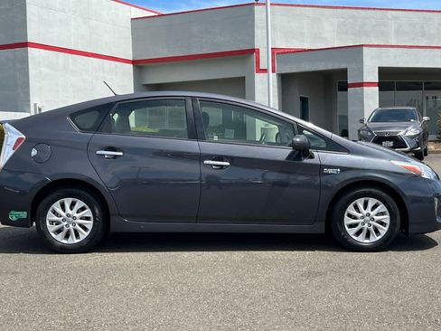 Used 2013 Toyota Prius Prime Plug-In Hybrid FWD image 6