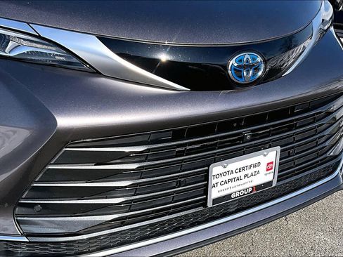 Certified 2021 Toyota Sienna Platinum image 60
