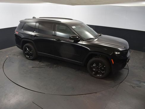 New 2025 Jeep Grand Cherokee L Altitude image 41