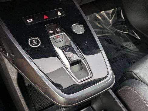 Used 2024 Audi Q4 e-tron Premium Plus image 14