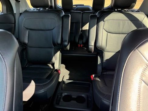 Used 2020 Ford Explorer Limited w/ Class III Trailer Tow Package image 10