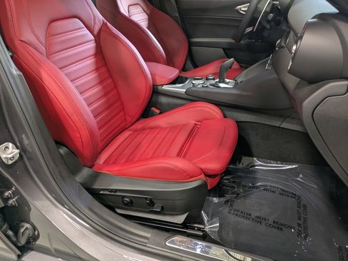 Used 2025 Alfa Romeo Giulia w/ Driving Assist Package RWD image 29