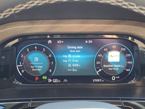 Used 2025 Volkswagen Atlas SE image 35