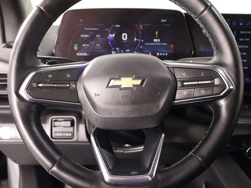 Used 2025 Chevrolet Silverado EV LT AWD/4WD image 3