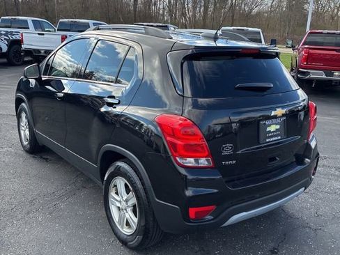 Used 2019 Chevrolet Trax LT w/ LT Convenience Package image 2