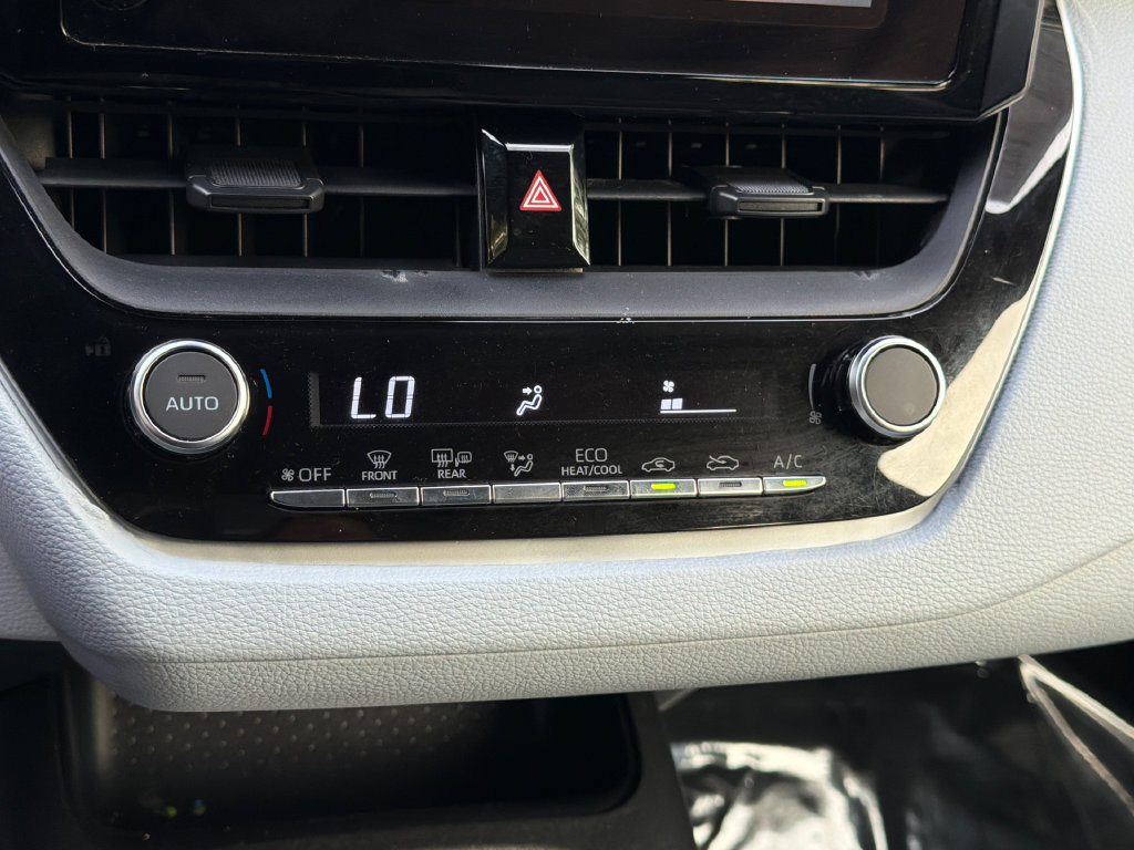 Used 2025 Toyota Corolla SE FWD image 28