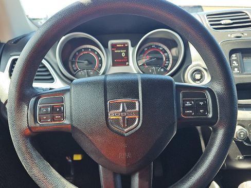 Used 2019 Dodge Journey SE FWD image 12