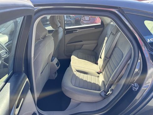 Used 2019 Ford Fusion SE image 14