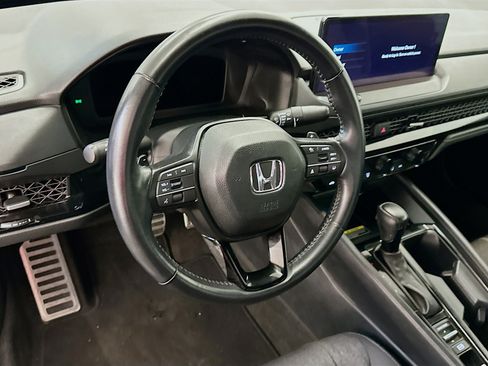 Used 2025 Honda Accord Sport image 18