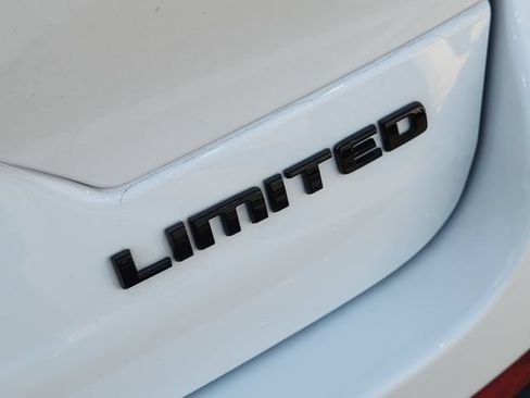 Used 2025 Jeep Grand Cherokee Limited w/ Luxury Tech Group II RWD image 10