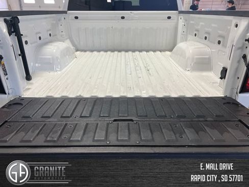 Used 2024 GMC Sierra 1500 SLT AWD/4WD image 24