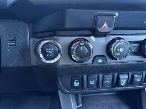 Certified 2020 Toyota Tacoma TRD Sport image 22