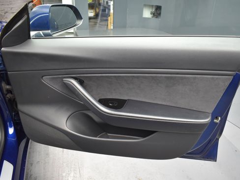 Used 2018 Tesla Model 3 Long Range image 6