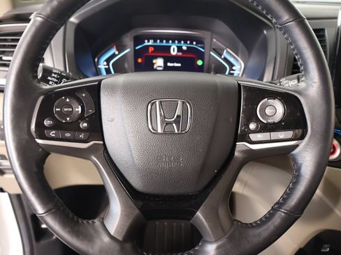 Used 2024 Honda Odyssey Elite image 3