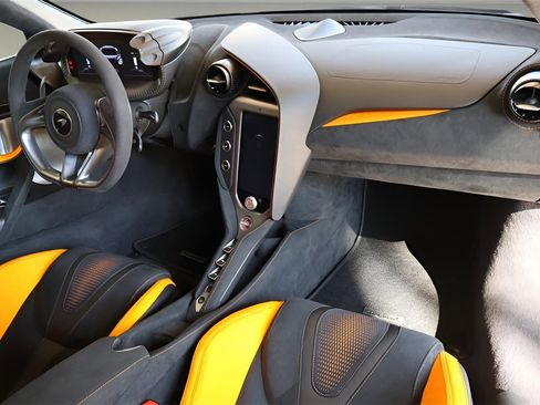 Used 2024 McLaren 750S image 14
