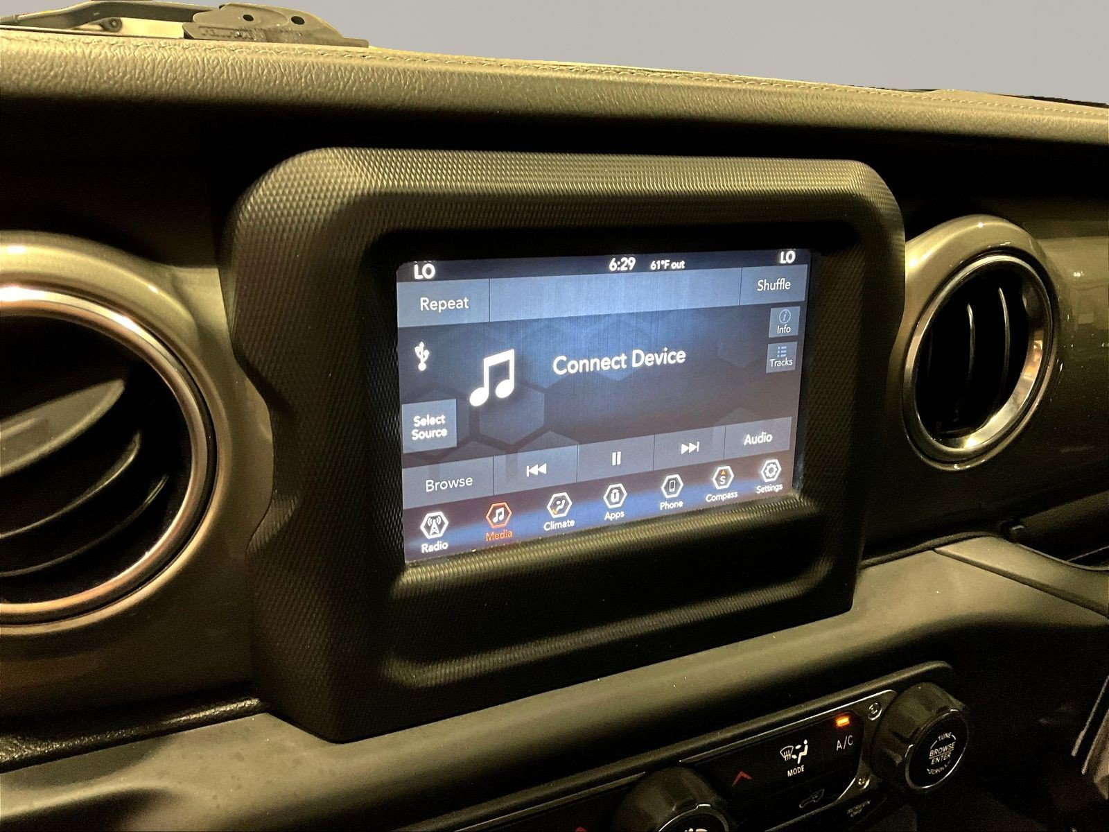 Used 2019 Jeep Wrangler Unlimited Sahara w/ Safety Group AWD/4WD image 14