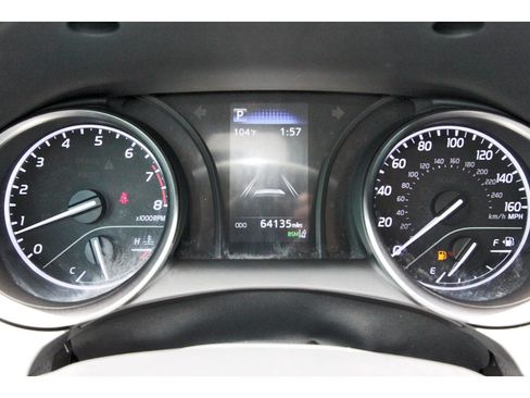 Used 2022 Toyota Camry SE w/ Convenience Package FWD image 16