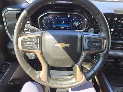 Used 2022 Chevrolet Silverado 1500 High Country w/ Z71 Off-Road Package AWD/4WD image 17