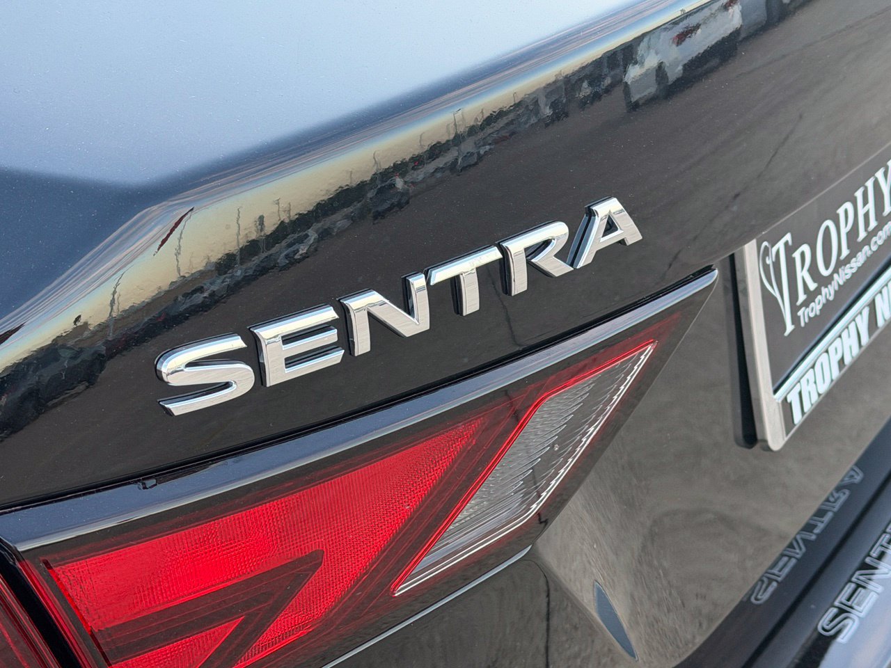 Certified 2025 Nissan Sentra SV w/ SV Premium Package FWD image 9
