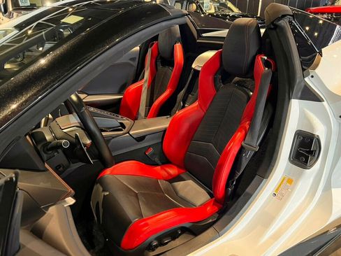 Used 2021 Chevrolet Corvette Stingray Premium Conv w/ Z51 Performance Package image 9