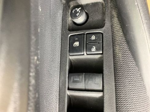 Used 2022 Toyota Corolla LE image 17