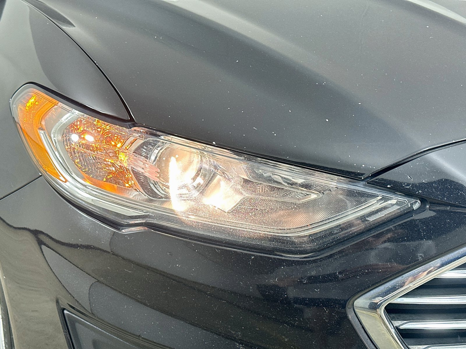 Used 2019 Ford Fusion SE FWD image 9