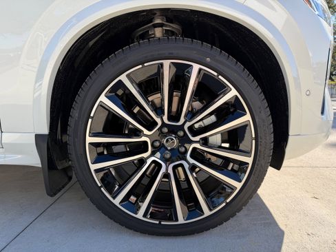 New 2026 Volvo XC90 B6 Ultra w/ Lounge Package AWD/4WD image 7