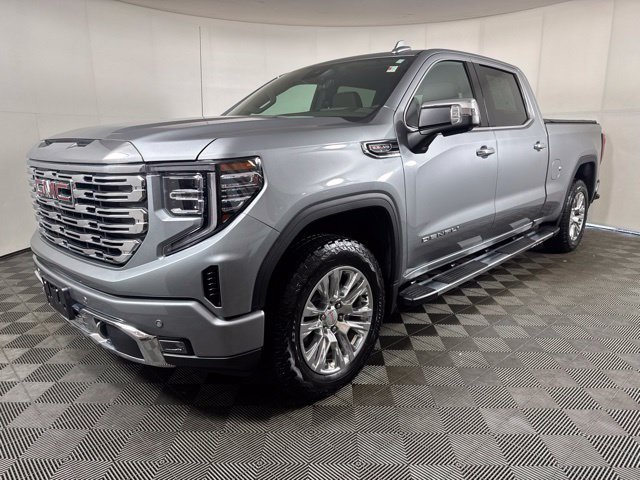 Used 2025 GMC Sierra 1500 Denali w/ Technology Package AWD/4WD image 8